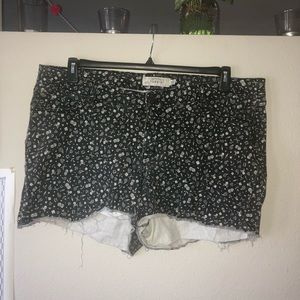 Torrid Printed 22 cut off jean shorts